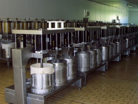 Systeme de pressage de fromages